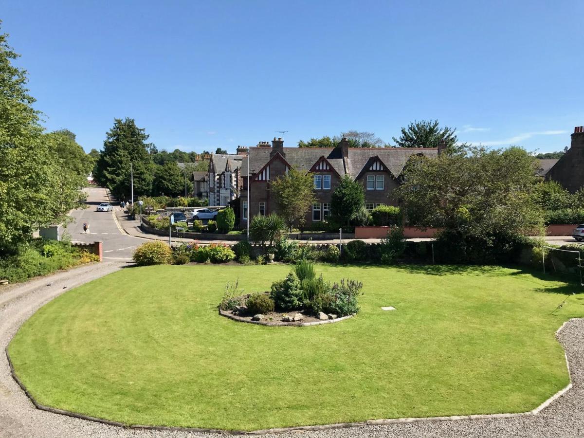 Lairds Lodge Inverness Esterno foto